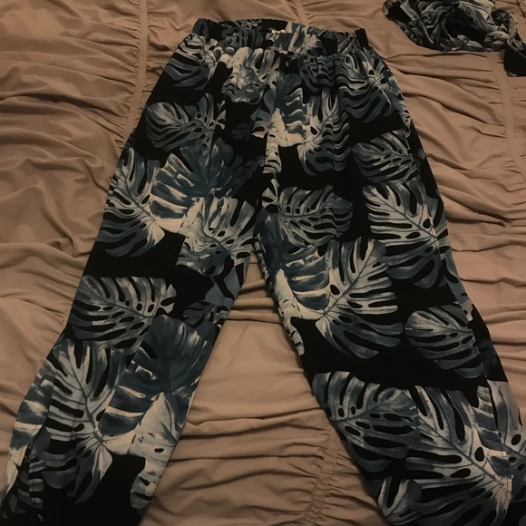NWOT show me your mumu side split teal palm pants - Picture 2 of 3